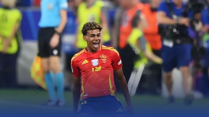 Mới 18 tuổi, Yamal đã lọt danh sách đề cử Quả Bóng Vàng 2025